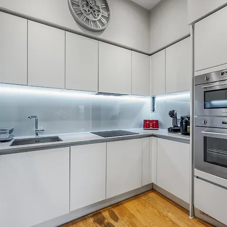 Large Modern One Bedroom Apartment London Exterior photo