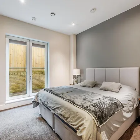 Large Modern One Bedroom Apartment London Exterior photo